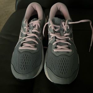 Brand new ASICS gel-contend 7